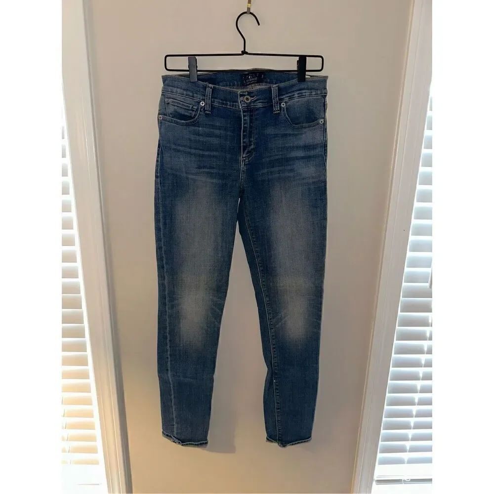 Lucky Brand Medium Wash Skinny Jeans Size 8